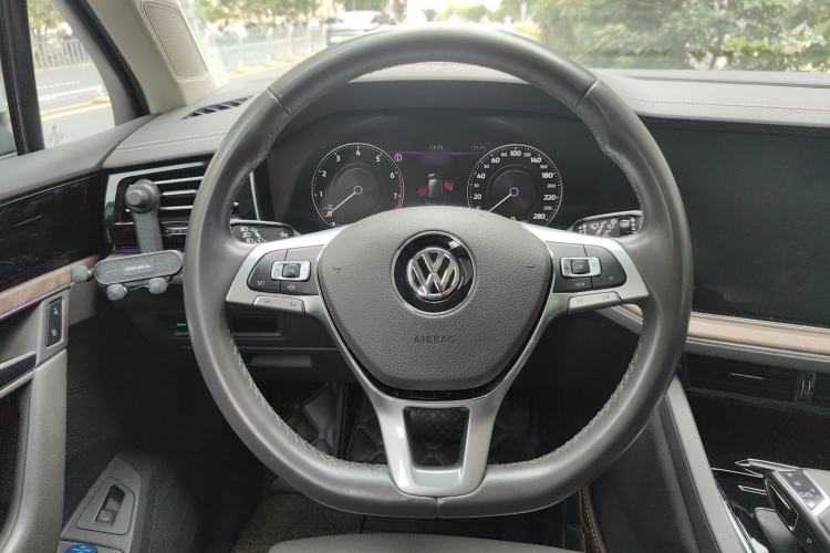 Used Volkswagen Touareg 2019 2.0 TSI Ruiyi Edition China V Standard
