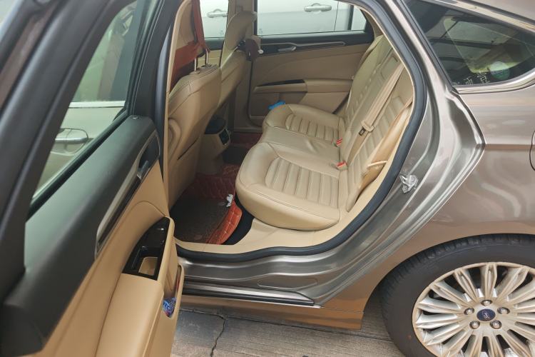 Used Ford Mondeo 2013 2.0L GTDi 200 Luxury Model Left Rear Seat