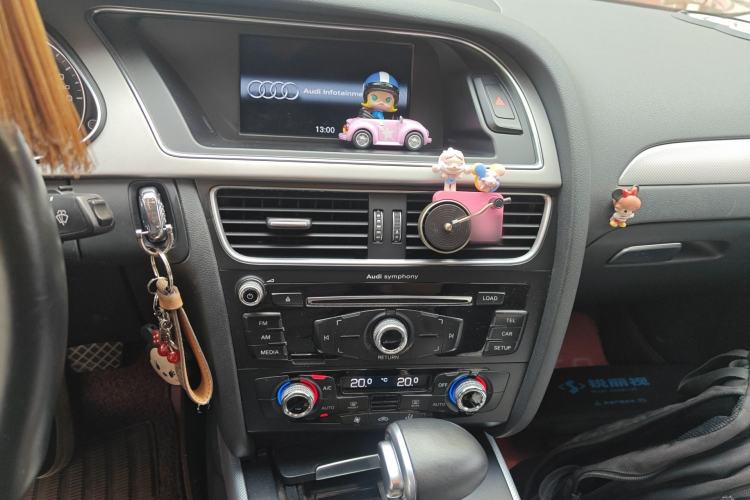 Used Audi A4L 2015 35 TFSI Automatic Standard Model Audio And AC Panel