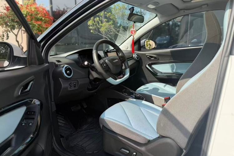 Used Chery QQ Little Ant 2022 Sweet Pink Edition Full-Sugar Version Lithium Iron Phosphate 30 kW 301 km Interior 4