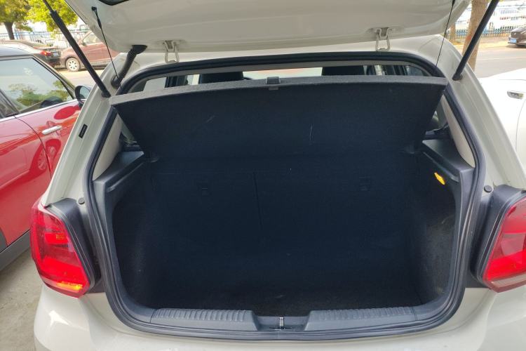 Used Volkswagen Polo 2016 1.6L Automatic Comfort Model Trunk