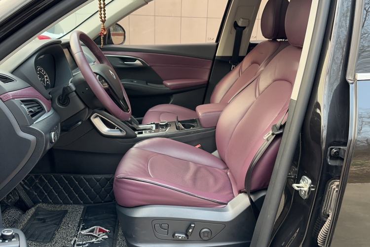 Used BORGWARD BX7 2016 28T Two-Wheel Drive Luxury Version 6 Seats Interior 2