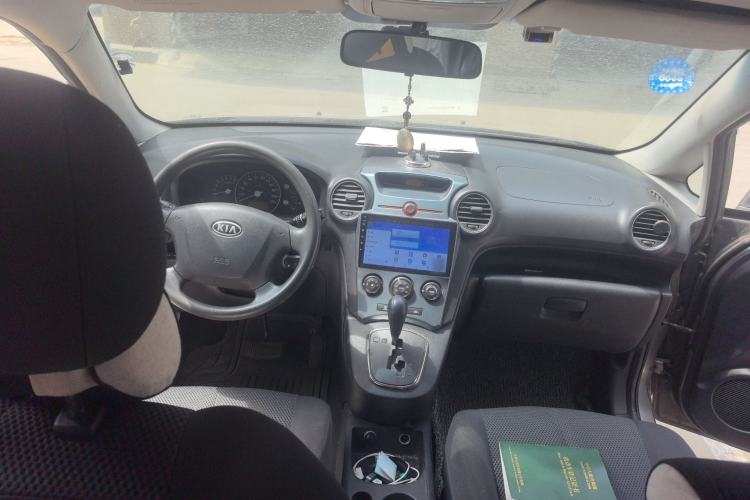 Used Kia Carens 2011 1.6L 5-Seater Automatic Comfort Edition Center Console