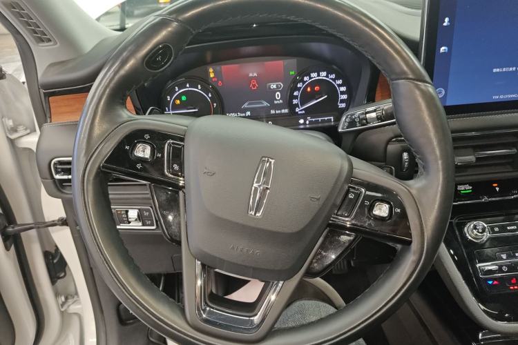 Used Lincoln Corsair 2021 2.0T Two-Wheel-Drive Luxury Edition
