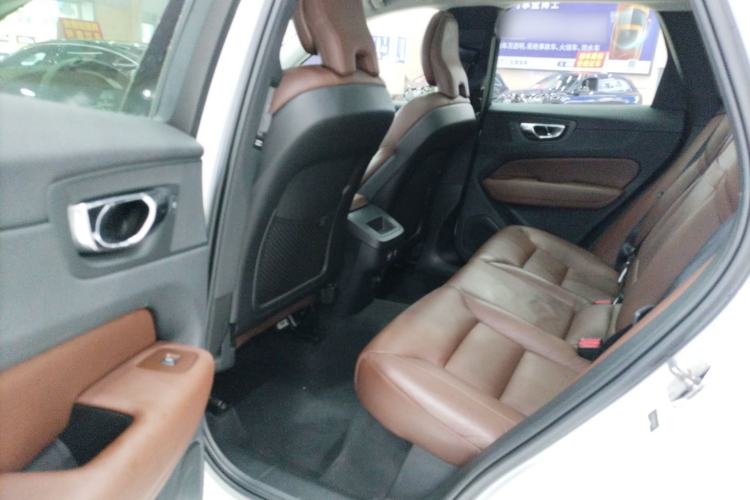 Used Volvo XC60 2019 T5 4x4 Smart Edition China V Standard