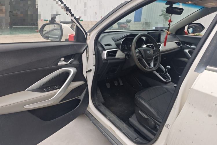 Used Baojun 510 2017 1.5L Manual Fashion Model Driver Seat