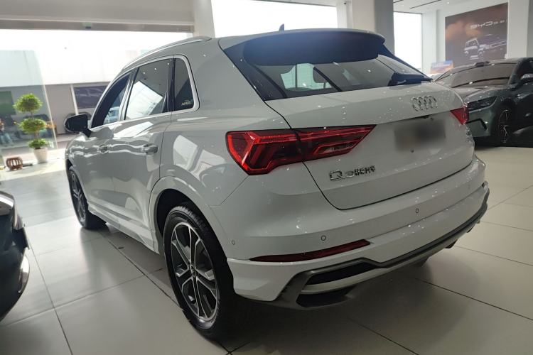 Used Audi Q3 2022 40 TFSI Fashion Dynamic Model
