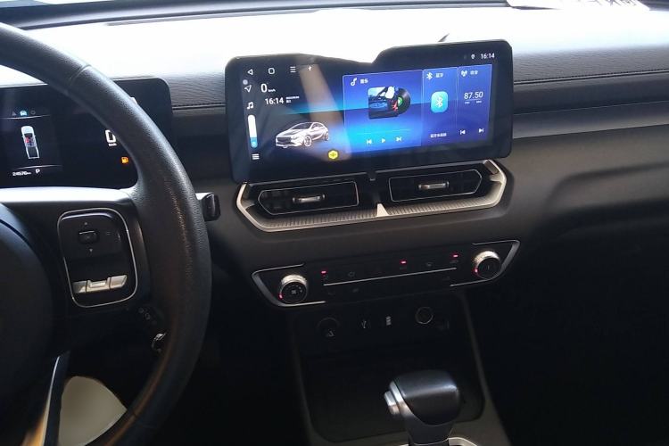 Used Great Wall King Kong Poer 2023 2.0T Automatic Diesel Two-Wheel-Drive Elite Version Flatbed GW4D20M