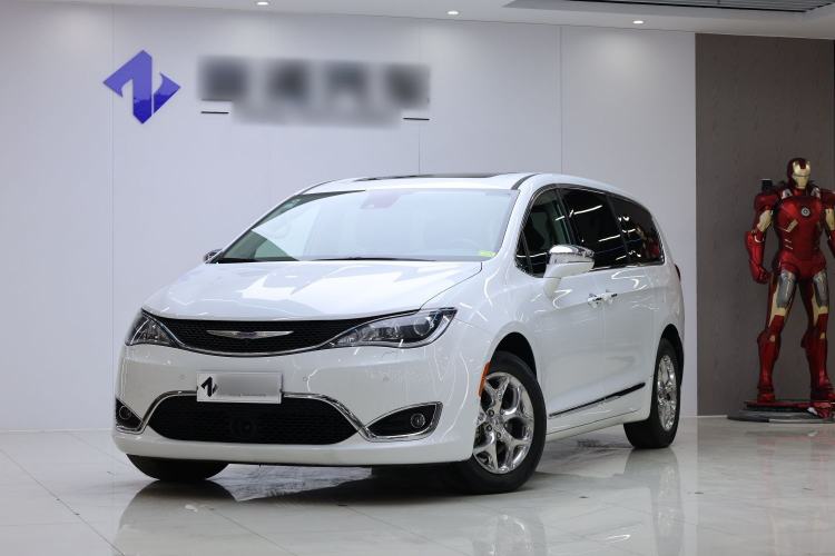 Used Chrysler Grand Voyager 2017 3.6L Premium Edition