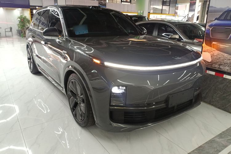 Used Li Auto L9 2022 Max model Front Right 45 Deg