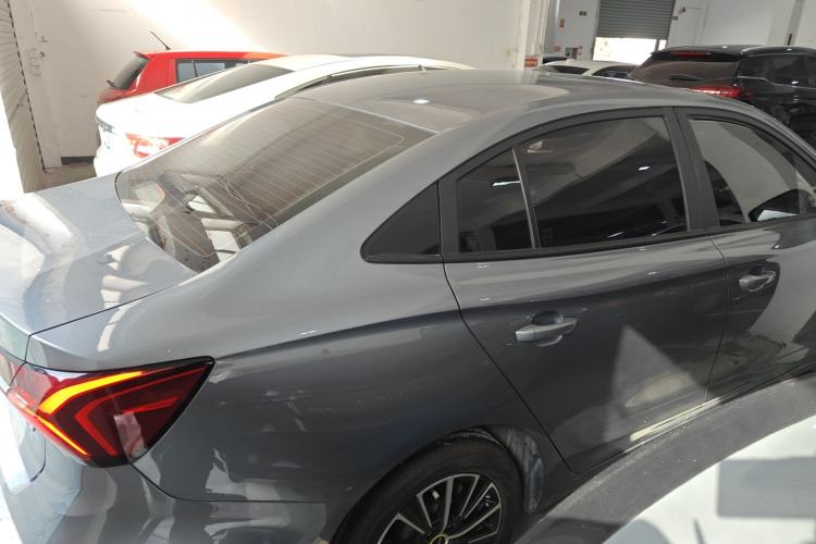 Used Roewe i5 2021 1.5L CVT Platinum Edition
