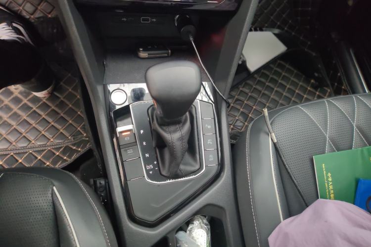 Used Volkswagen Tiguan L 2022 330TSI Automatic Two-Wheel Drive R-Line Enhanced Edition Gear Lever