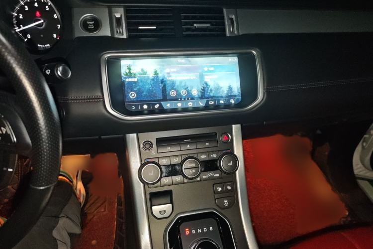 Used Land Rover Range Evoque 2018 240 PS HSE DYNAMIC Convertible Audio And AC Panel