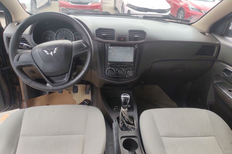 Used Wuling Hongguang 2015 1.2L S Base Model China V Standard
