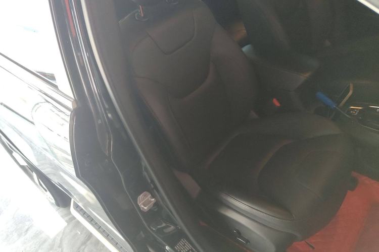 Used Jeep Cherokee 2019 2.0T Four-Wheel Drive Exploration Edition + Autonomous Driving Smart Package China V