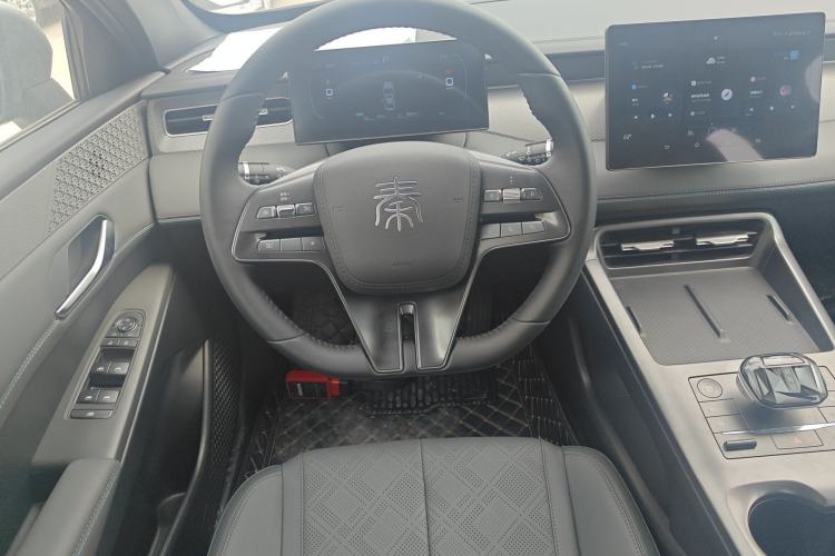 Used BYD Qin PLUS 2025 DM-i Smart Drive 55KM Leading Model Steering Wheel