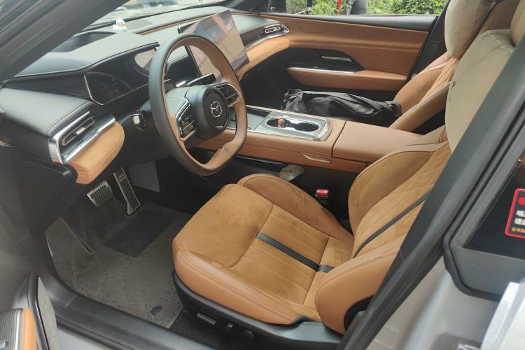 Used Mazda EZ-6 2024 Range-Extended 200 Luxury Edition Left Front Seat