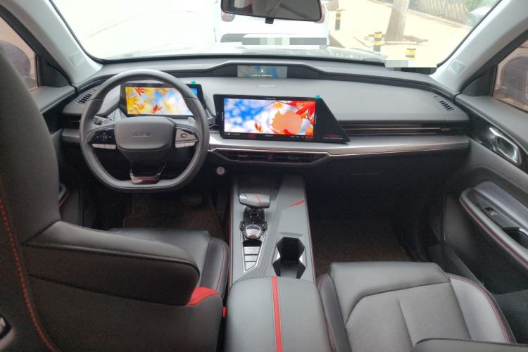 Used CHANGAN OSHAN Z6 2022 Blue Whale 1.5T DCT Smart Edition Urban Version Center Console