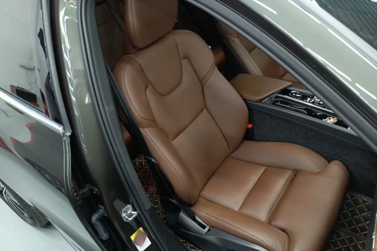 Used Volvo XC60 2021 T5 4x4 Smart Luxury Edition