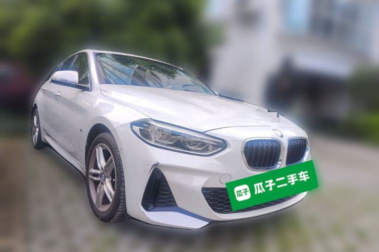 Used BMW 1 Series 2019 118i M Sport Package Front Right 45 Deg