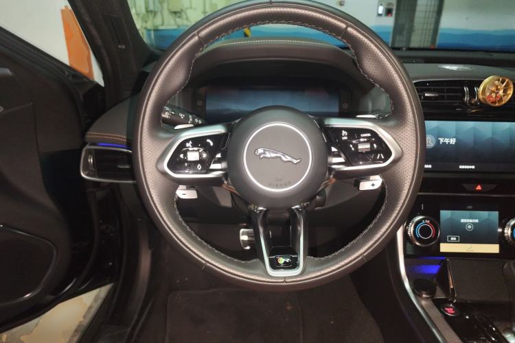 Used Jaguar XEL 2024 2.0T 250 PS R-DYNAMIC S Advanced Sport Edition Steering Wheel