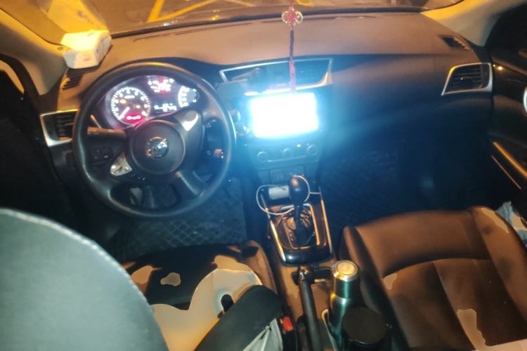 Used Nissan Sylphy 2022 Revised Version Classic 1.6XL CVT Luxury Edition Center Console