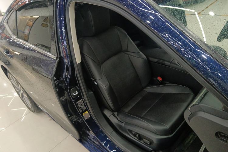 Used Lexus ES 2018 300h Premier Edition China VI Standard