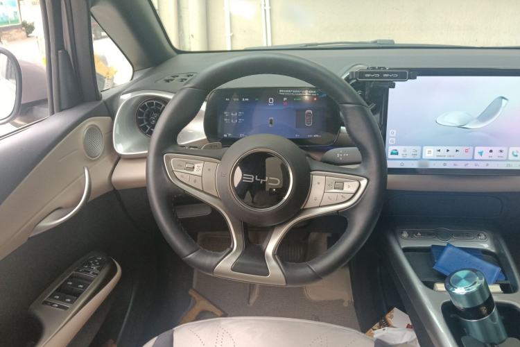 Used BYD Dolphin 2025 Intelligent Driving Version 410 km Fashion Edition
