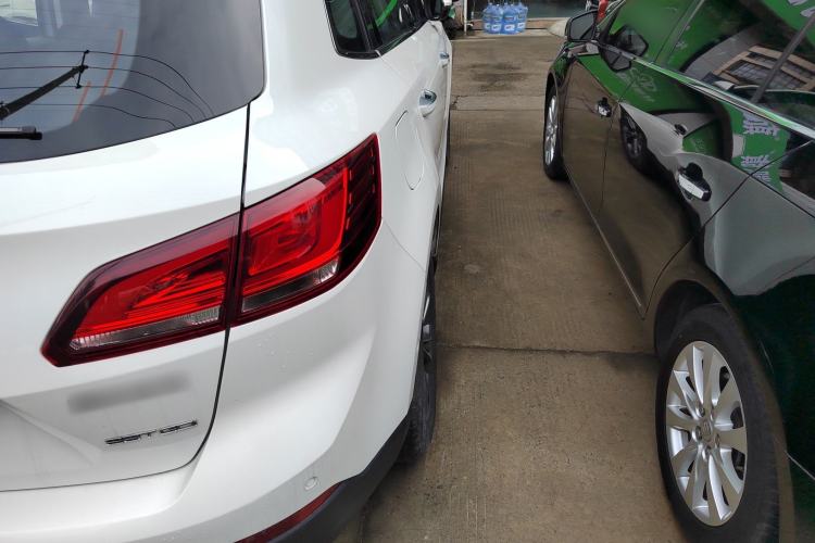 Used BORGWARD BX7 2018 28T Front-Wheel Drive Quality Enjoyment Version 5 Seats China VI Emission Standard Right Rear Taillight