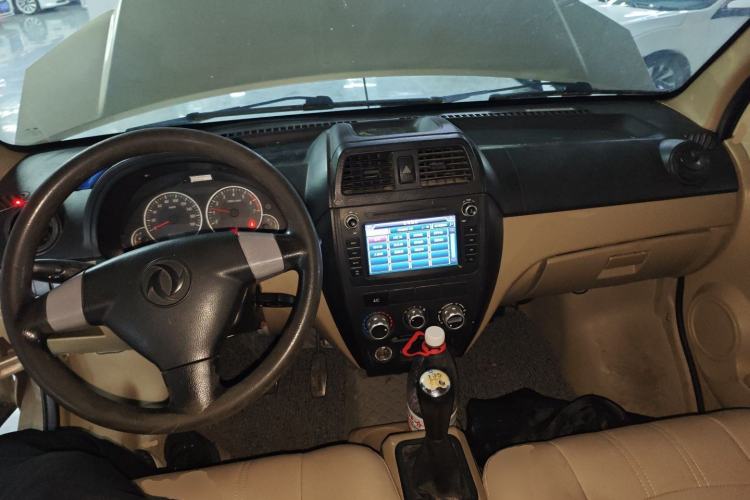 Used Dongfeng Xiaokang C37 2012 1.4L Standard Edition DK13-06
