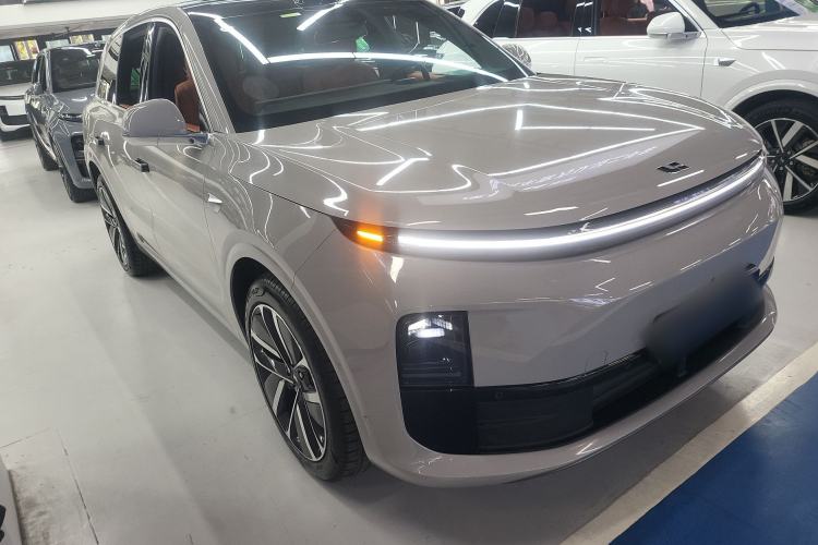 Used Li Auto L6 2024 Max Front Right 45 Deg