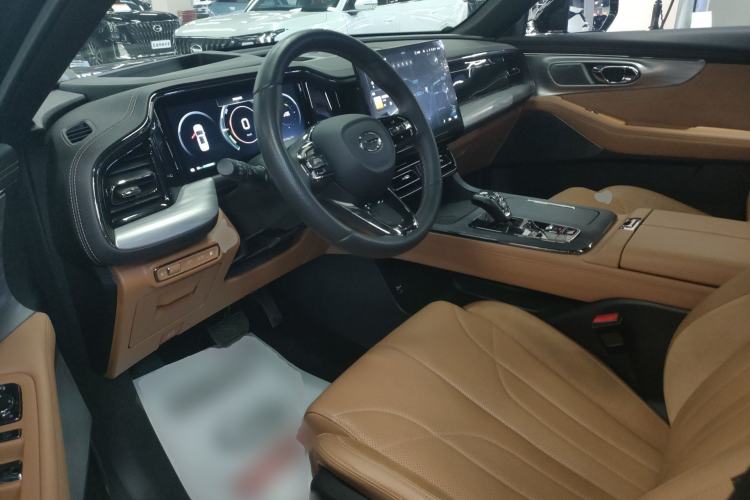 Used GAC Trumpchi ES9 2024 PHEV with 143 km Max Driver Seat