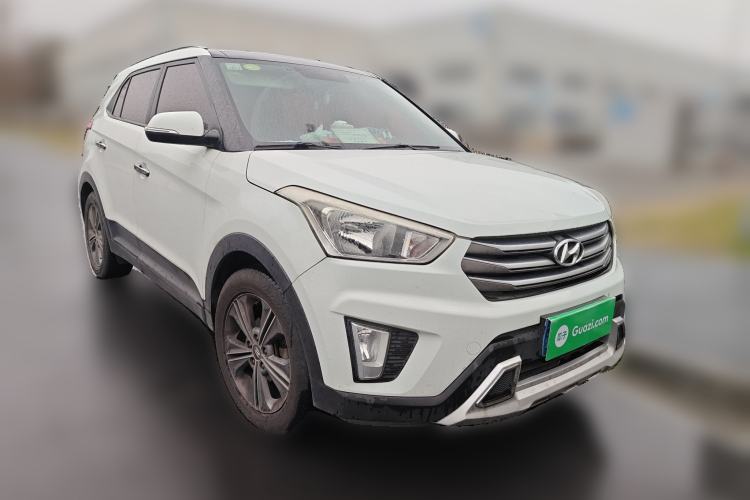 Used Hyundai ix25 2015 1.6L Automatic Two-Wheel Drive Smart GLS Trim Front Right 45 Deg