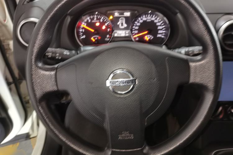 Used Nissan Qashqai 2012 2.0 XL Fire 6MT 2WD Steering Wheel