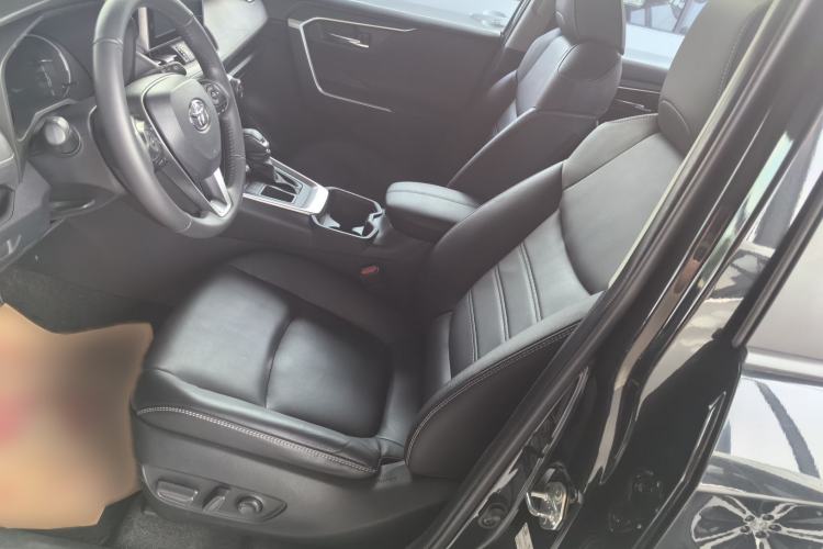 Used Toyota RAV4 2021 2.0L CVT Two-Wheel Drive Fashion PLUS Edition
