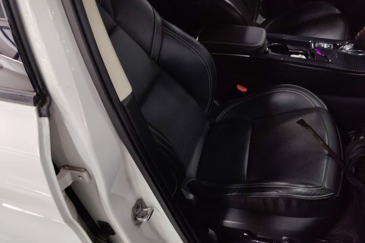 Used Lynk & Co 01 2017 2.0T Two-Wheel Drive Pro Edition Right Front Seat