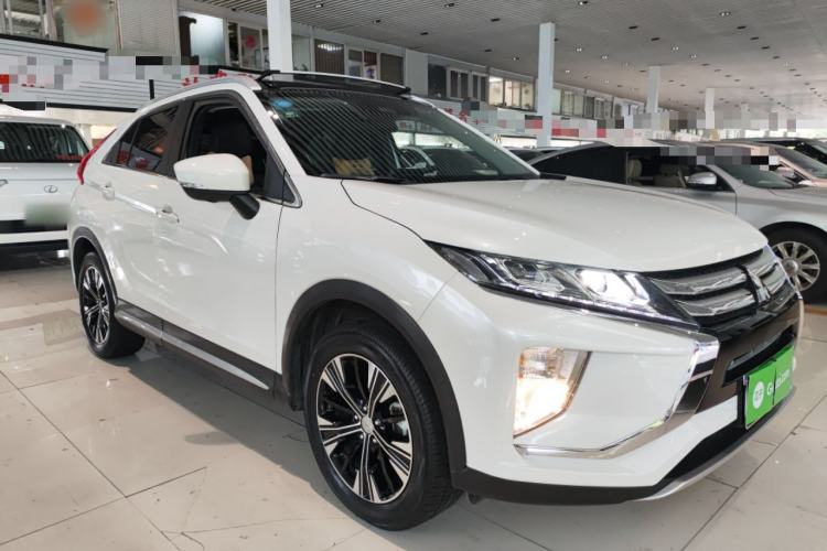 Used Mitsubishi Eclipse Cross 2018 1.5T CVT Two-Wheel Drive Belief Edition Front Right 45 Deg