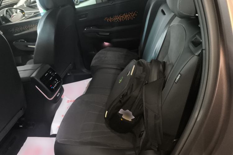 Used Volkswagen Teramont 2025 Tiguan Pro 450TSI Four-Wheel Drive Summit Edition Left Rear Seat