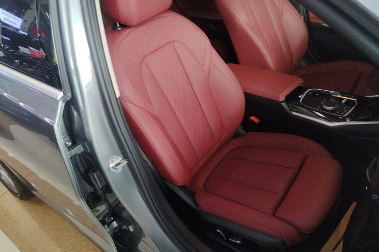 Used BMW i3 2024 eDrive 35 L
