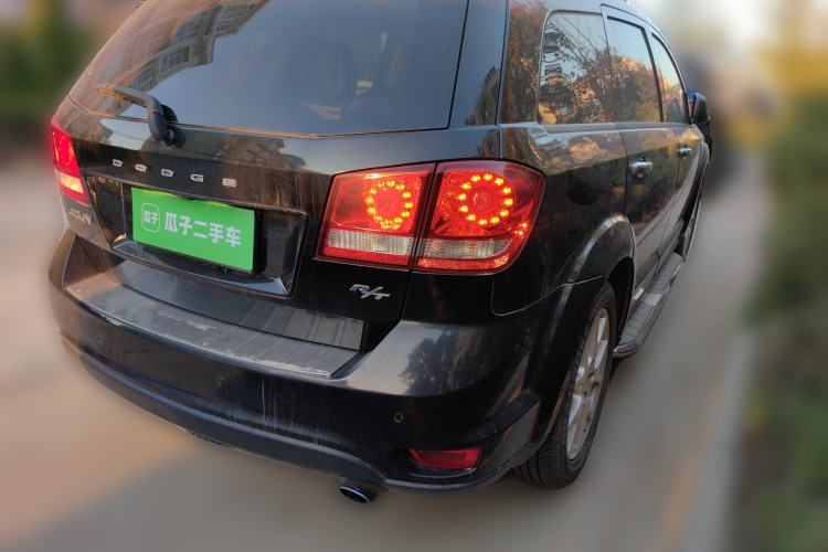 Used Dodge Journey 2013 2.4L Two-Wheel Drive Luxury Version Rear Right 45 Deg