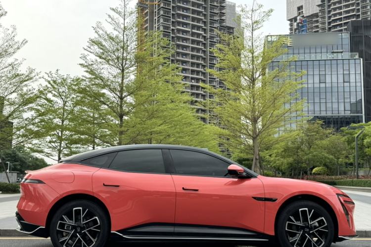 Used Avatr 06 2025 Max Extended-Range Edition Exterior 4