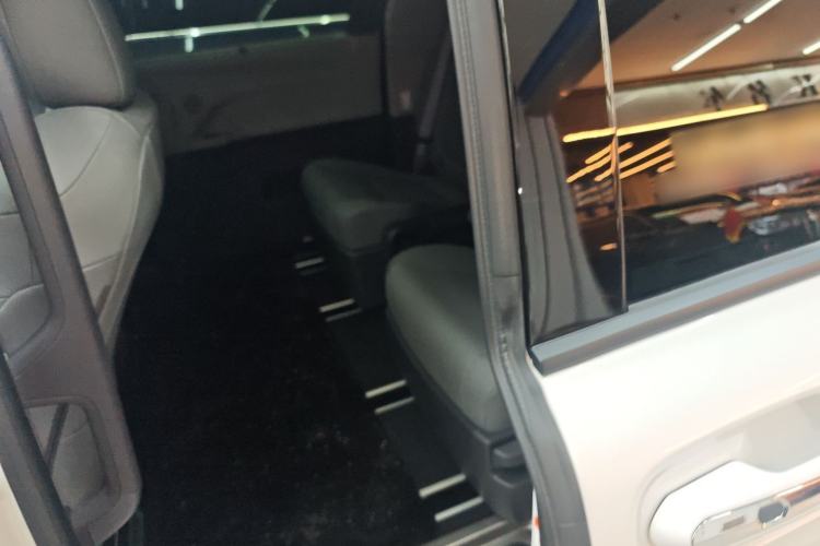 Used Toyota Granvia 2024 2.5L Hybrid Comfort Edition Left Rear Seat