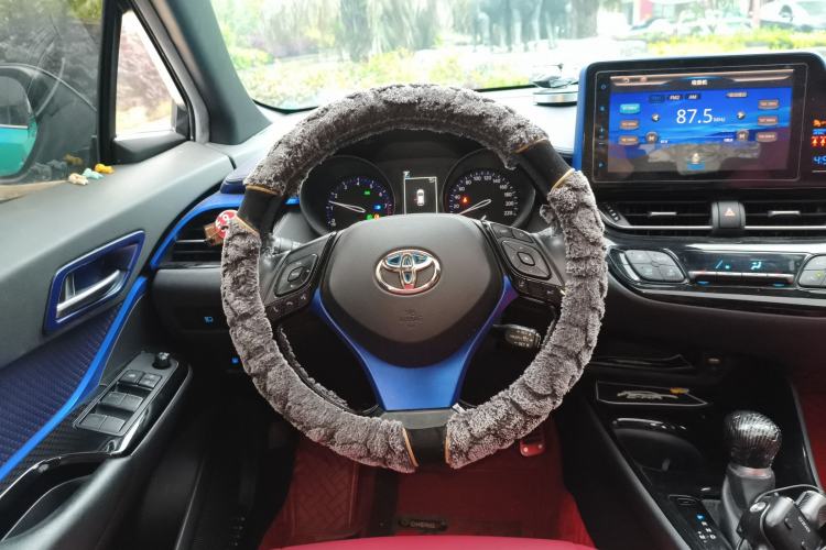 Used Toyota C-HR 2018 2.0L Luxury Sunroof Version China VI Standard