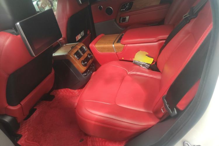 Used Land Rover Range 2020 3.0 L6 Prestige Extended-Length Version Left Rear Seat