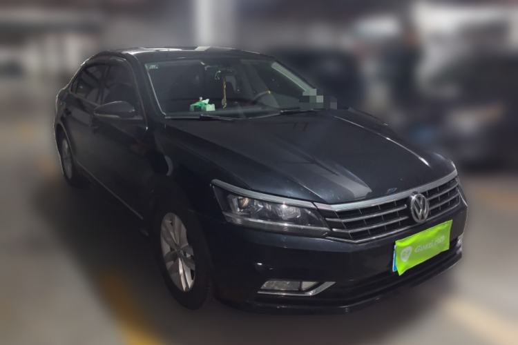 Used Volkswagen Passat 2016 330TSI DSG Luxury Edition Front Right 45 Deg