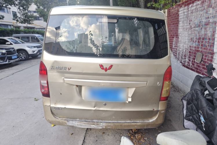 Used Wuling Rongguang V 2015 1.2L Standard Version
