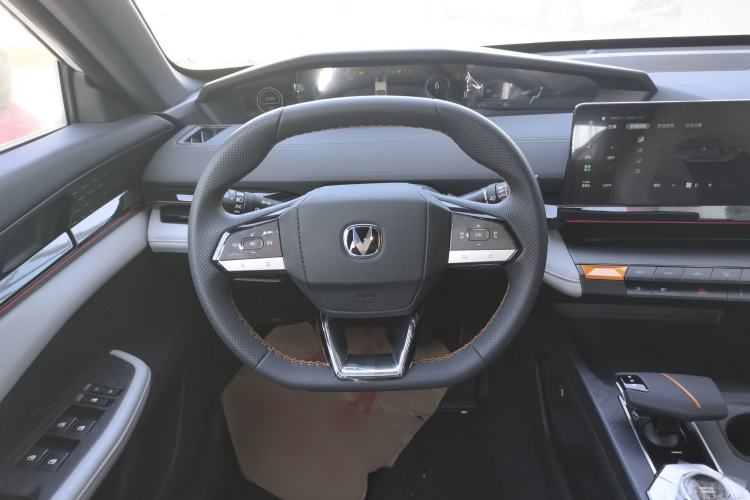 Used Changan UNI-V iDD 2024 Blue Whale Smart Electric iDD 136km Luxury Model