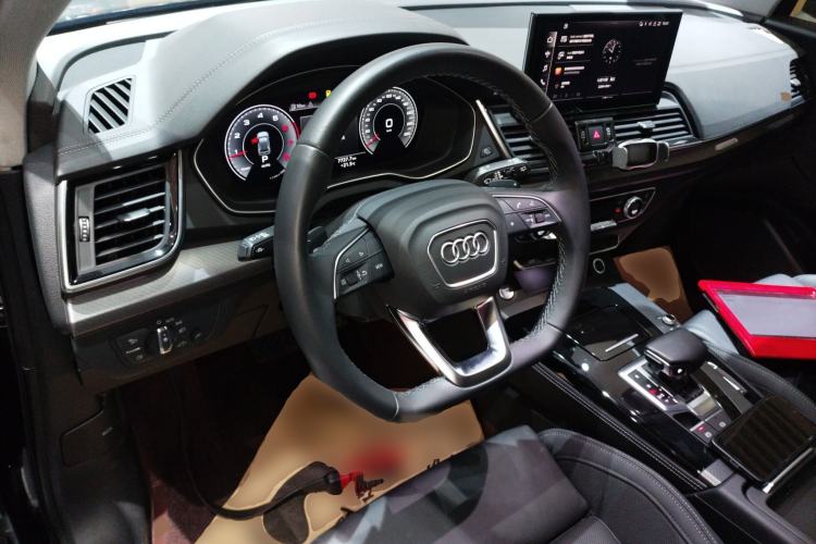 Used Audi Q5L 2022 40T Fashionable and Dynamic Model
