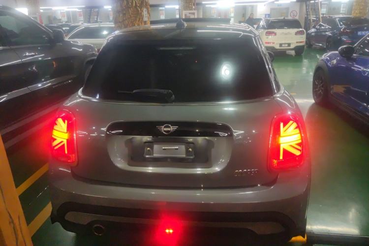 Used MINI MINI 2022 Updated 1.5T COOPER Artist Five-Door Edition
