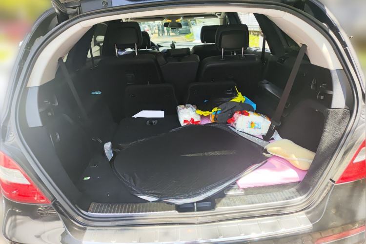 Used Mercedes-Benz R-Class 2015 R 320 4MATIC Luxury Model Trunk